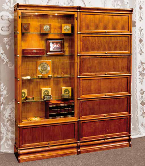 Стеллаж с витриной