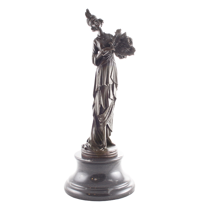 Статуэтка прекрасная незнакомка