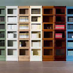 Книжный стеллаж разноцветный