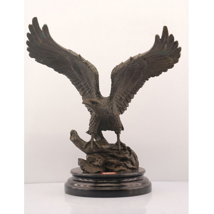 Статуэтка орел большой