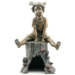 Статуэтка девочка на пеньке