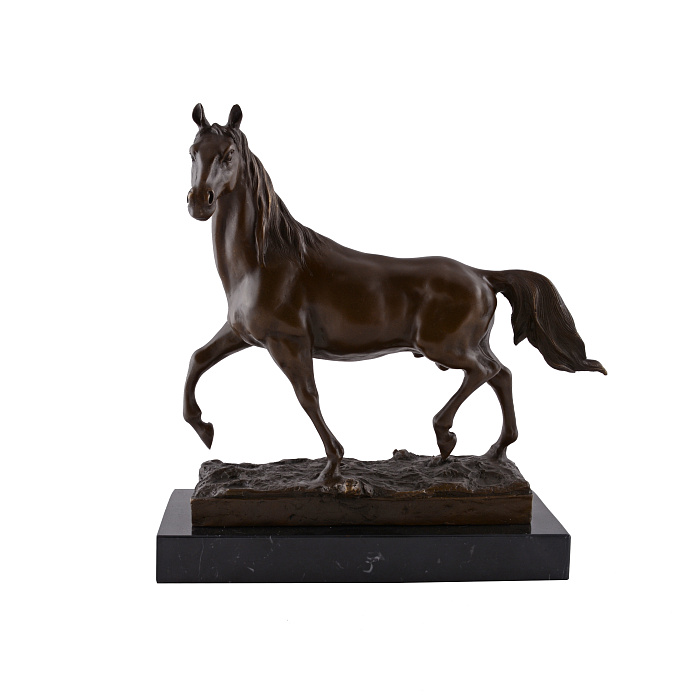 Статуэтка лошадь на подставке 