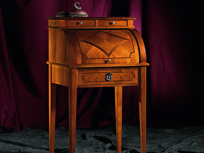 Бюро в итальянском стиле