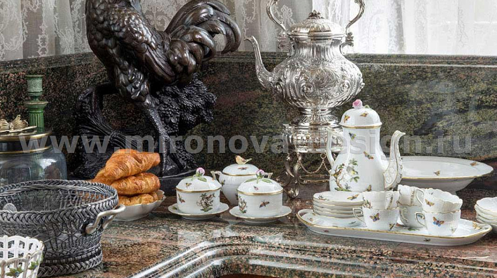 Атмосфера старинного семейного поместья в загородном доме