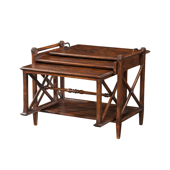 Набор столиков "Замок Бромвич"