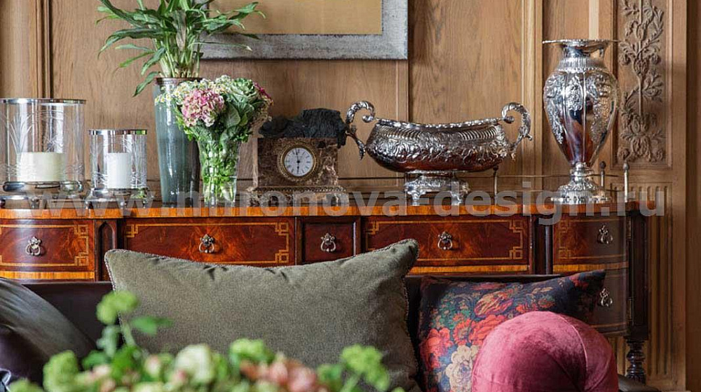 Атмосфера старинного семейного поместья в загородном доме