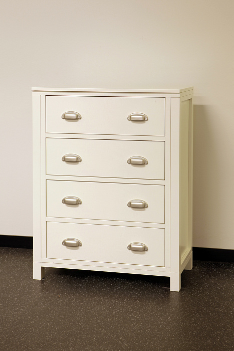 Комод с 4-мя ящиками