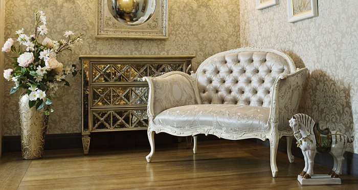 Фрагмент гостиной в классическом стиле