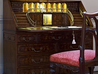 Бюро в классическом стиле