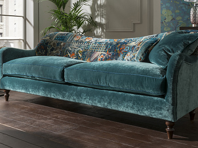 Диваны прямые в классическом стиле