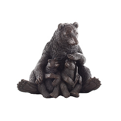 Статуэтка медведь сидящий с медвежатами