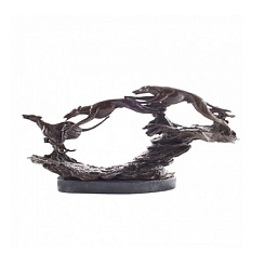 Статуэтка погоня