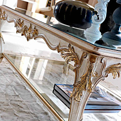 Столик "Сильвано Грифони"