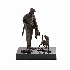 Статуэтка охотник с уткой 
