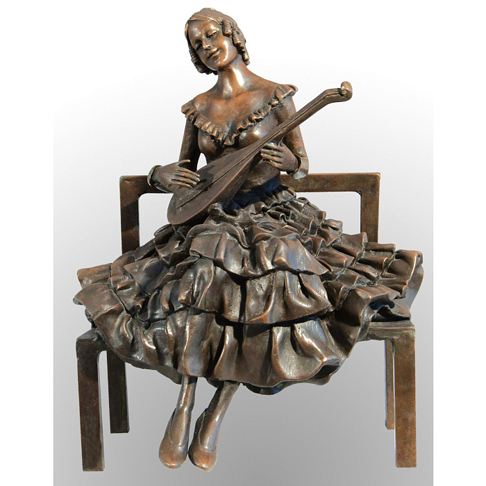 Статуэтка девушка с мандолиной