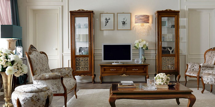 Интерьер "Мемори венециане" с высокими витринами