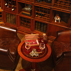 Винный уголок