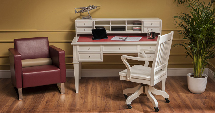 Рабочий уголок