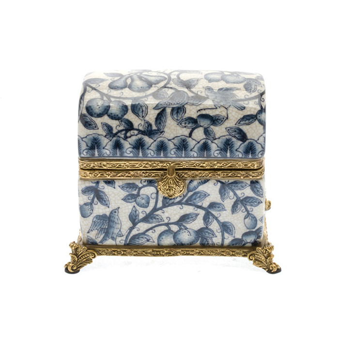 Шкатулка квадратная "Голубые узоры"