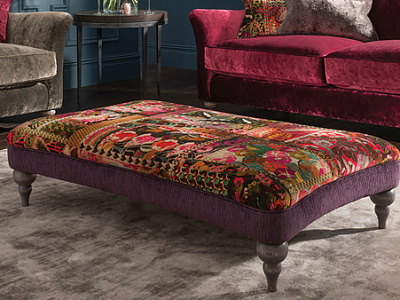 Пуфы в английском стиле