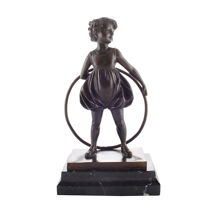 Статуэтка девочка с обручем