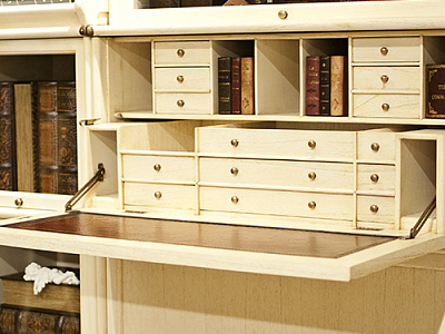 Бюро во французском стиле