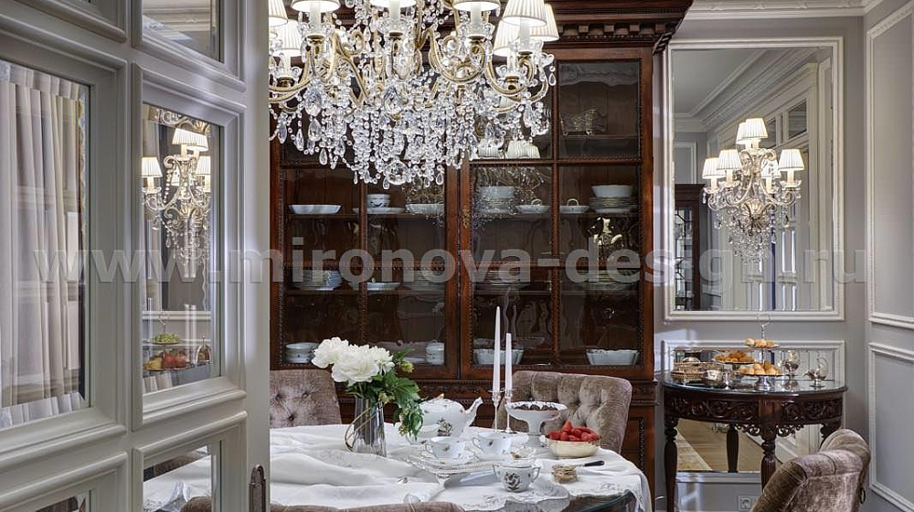 Уютный дом для семьи в стиле американская неоклассика